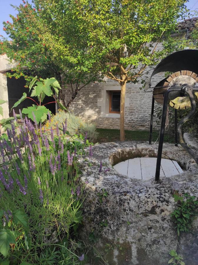 Logis De L'Olivier Villa Asnières-sur-Nouère Kültér fotó